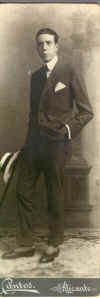 ABUELO12.JPG (4033 bytes)