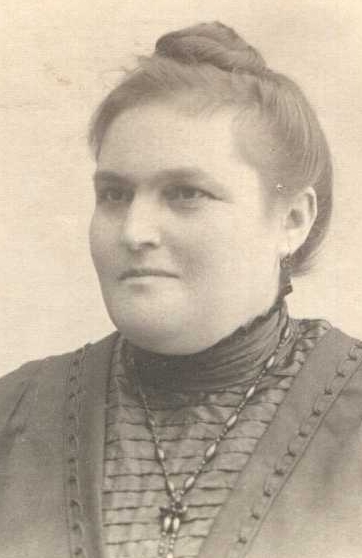 leonor miralles.JPG (110757 bytes)